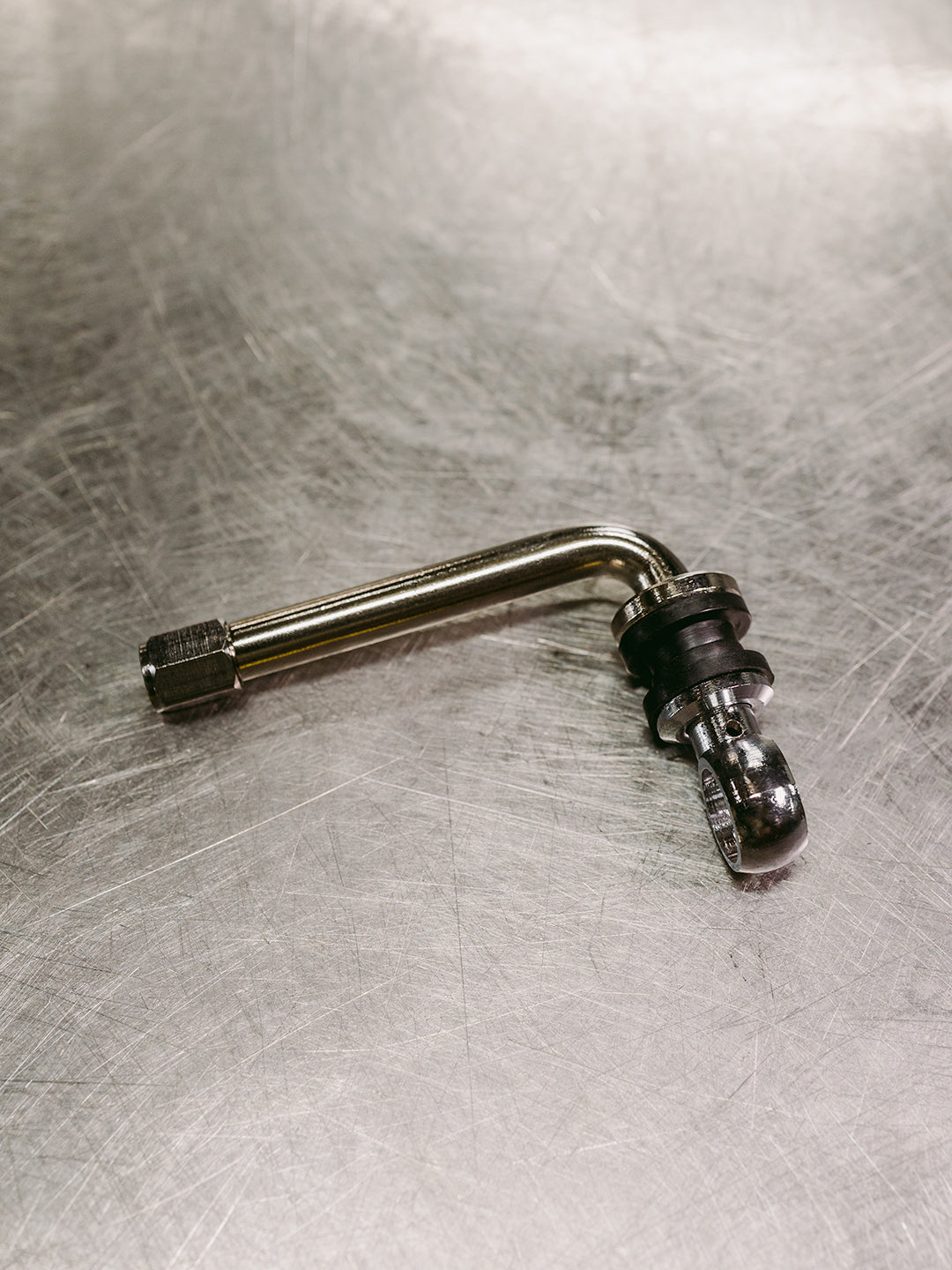 Long 90° Air Valve With TPMS Adaptor