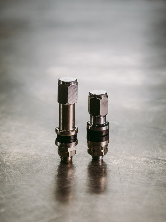 Short Straight Air Valve - Small 8mm Hole